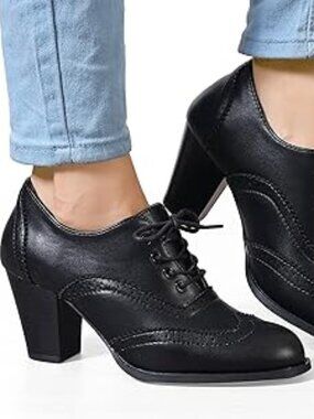 4/$20 Vintage-Style Black Faux Leather Wingtip Oxford Heels Size 6 Lace Up